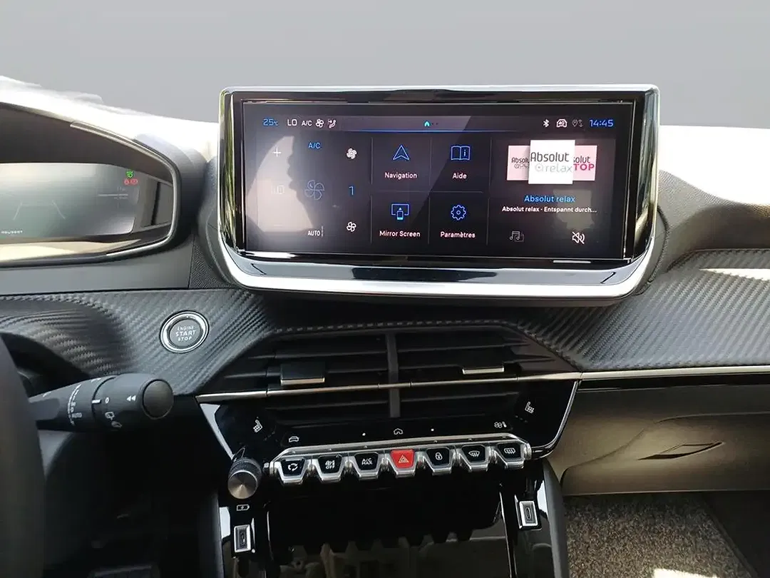 Peugeot 208 - Thumbnail 11