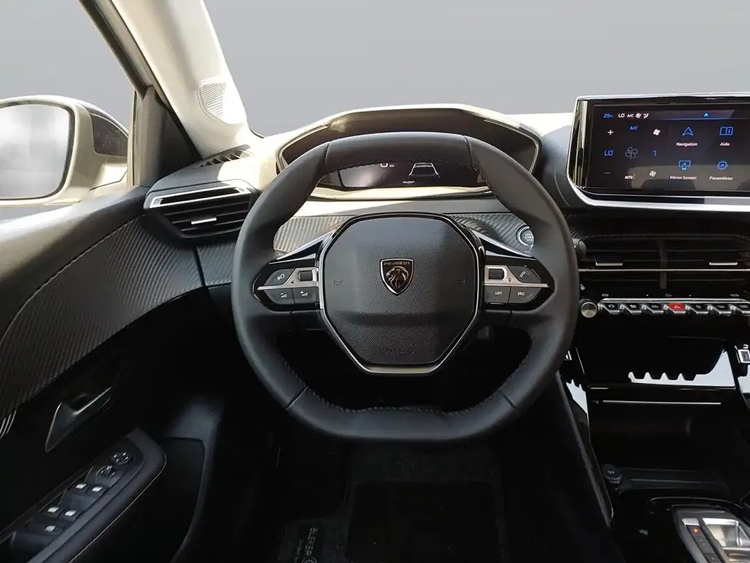 Peugeot 208 - Thumbnail 12