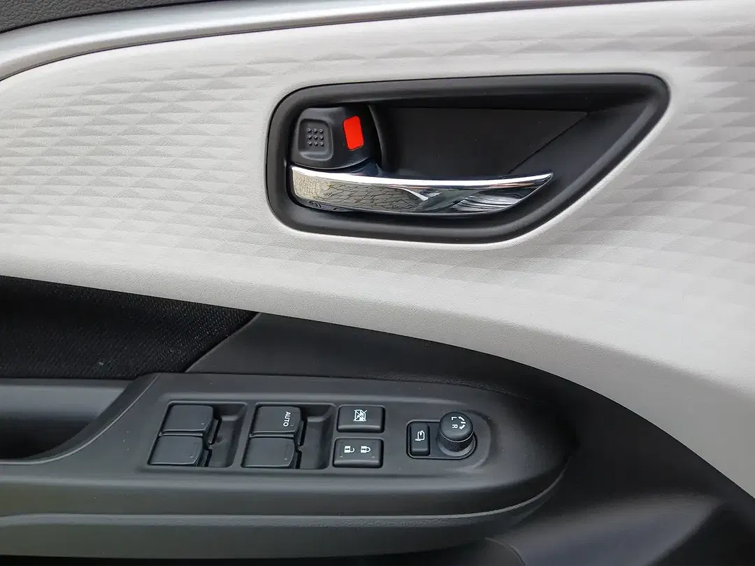 Suzuki Swift - Thumbnail 13