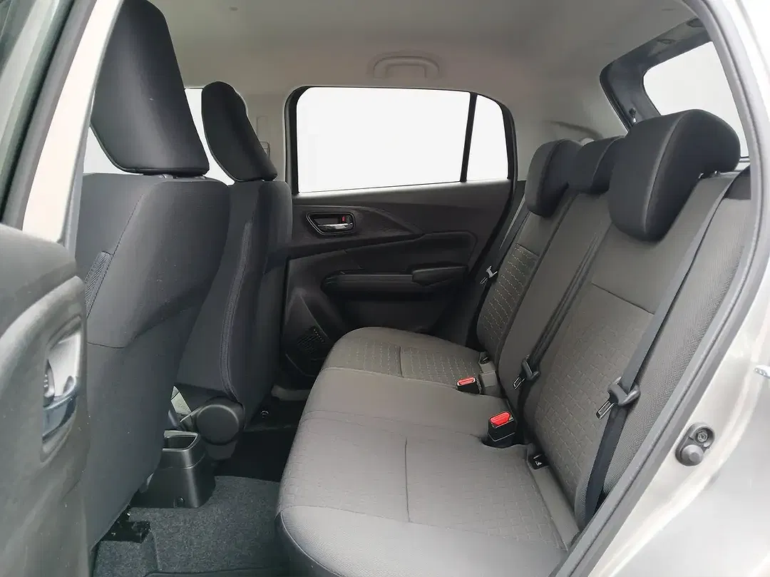 Suzuki Swift - Thumbnail 14