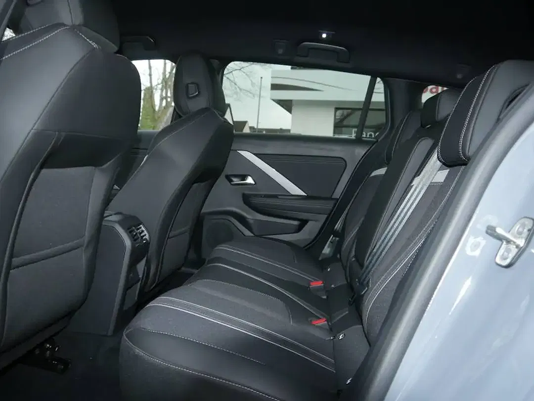 Opel Astra - Thumbnail 11