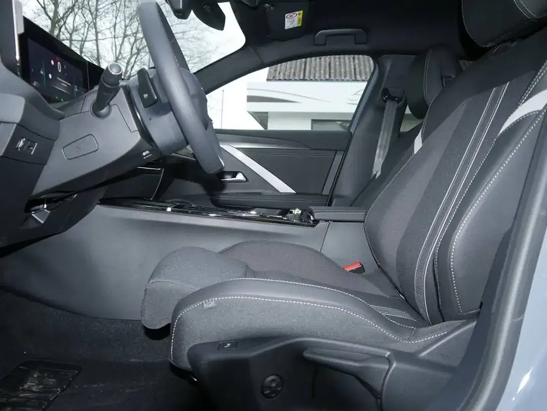 Opel Astra - Thumbnail 9