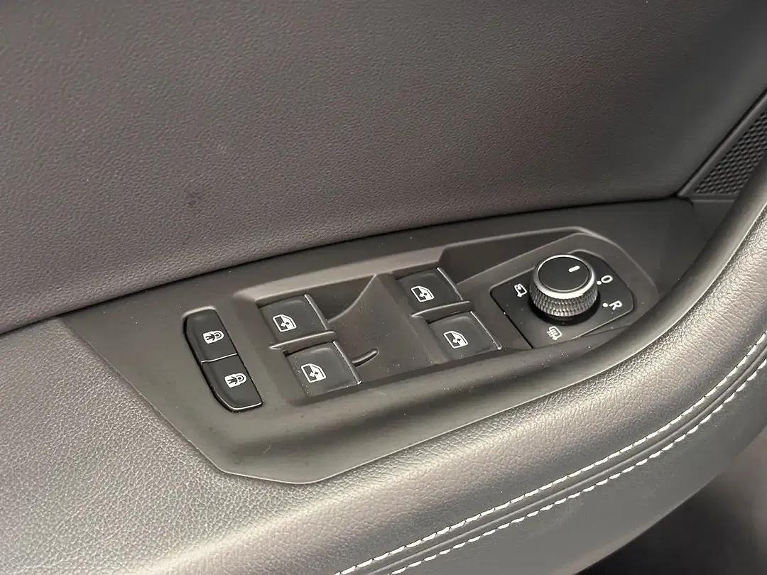 Volkswagen Touareg - Thumbnail 20