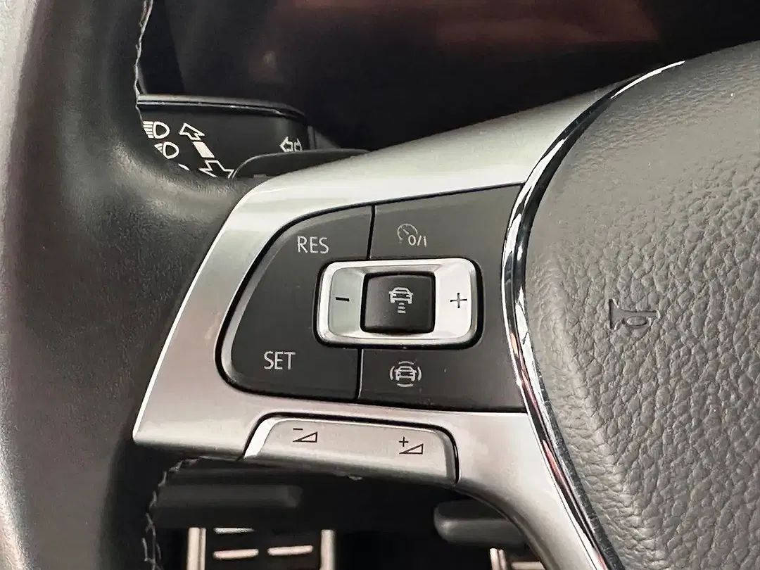 Volkswagen Touareg - Thumbnail 22