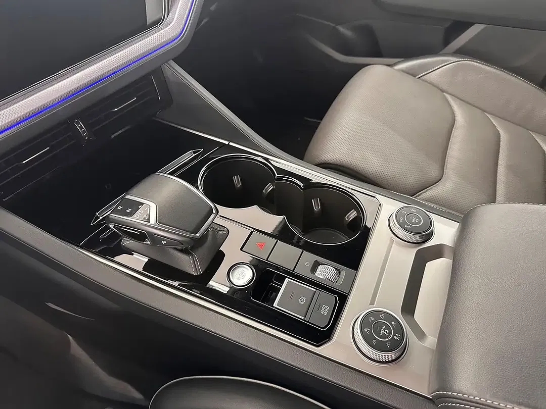 Volkswagen Touareg - Thumbnail 25