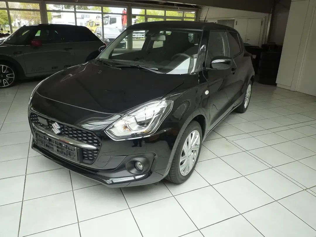 Suzuki Swift - Thumbnail 1
