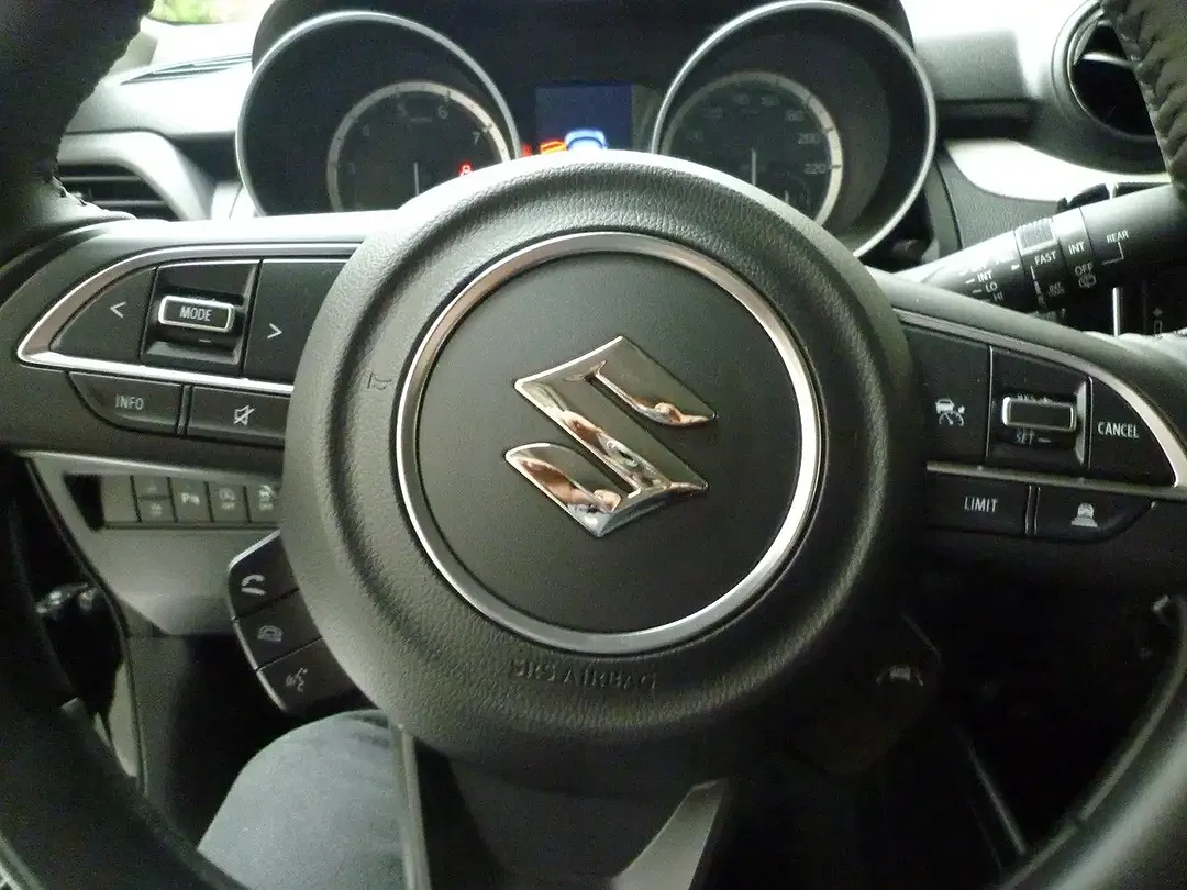 Suzuki Swift - Thumbnail 10