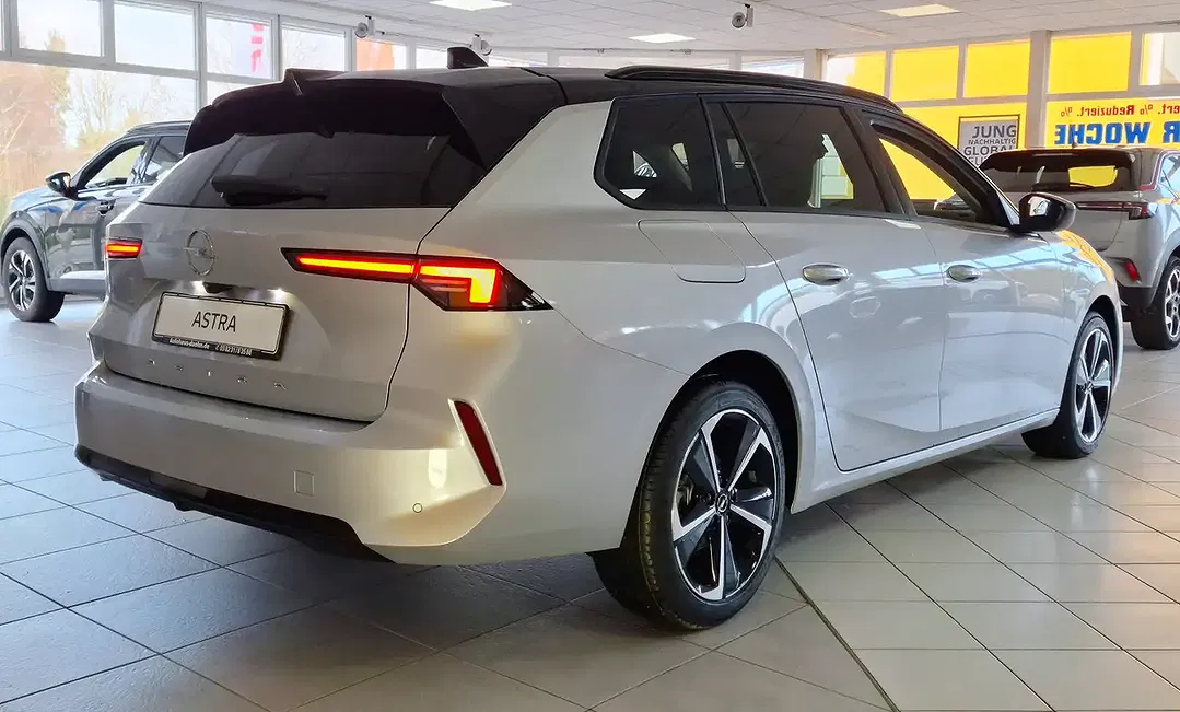 Opel Astra - Thumbnail 3