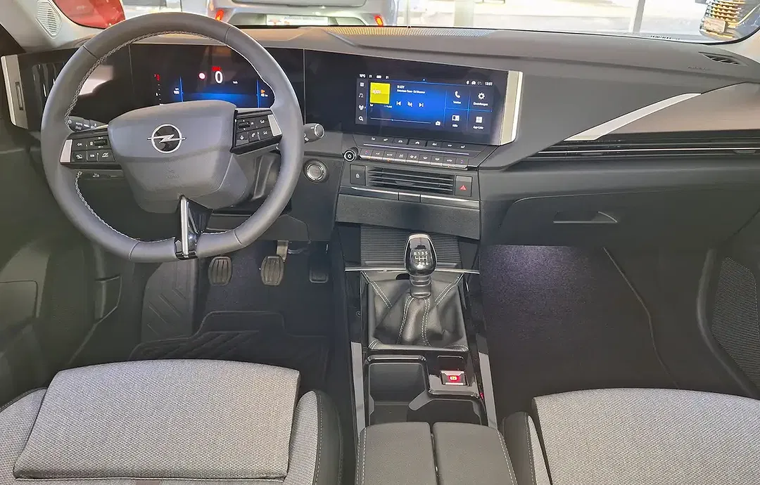 Opel Astra - Thumbnail 7