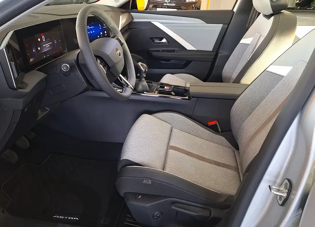 Opel Astra - Thumbnail 8