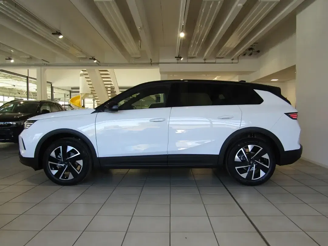 Opel Grandland - Thumbnail 3