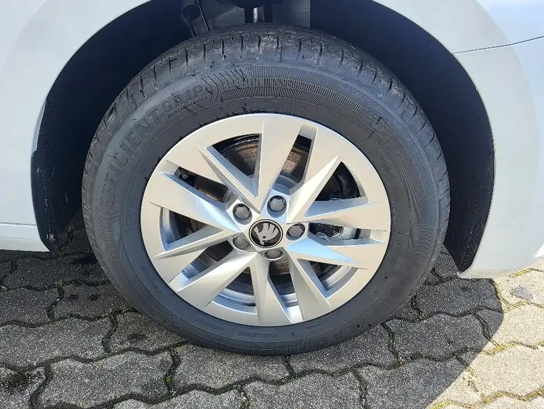 Skoda Fabia - Thumbnail 2