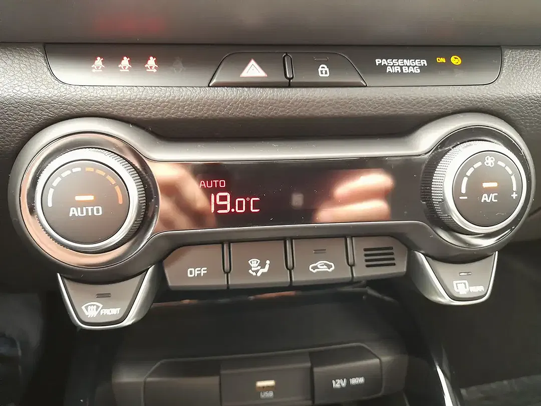 Kia Stonic - Thumbnail 12