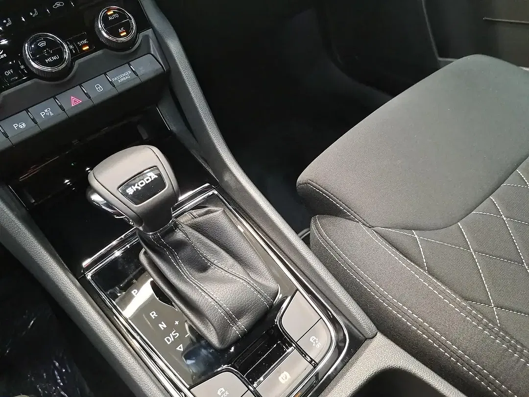 Skoda Karoq - Thumbnail 12