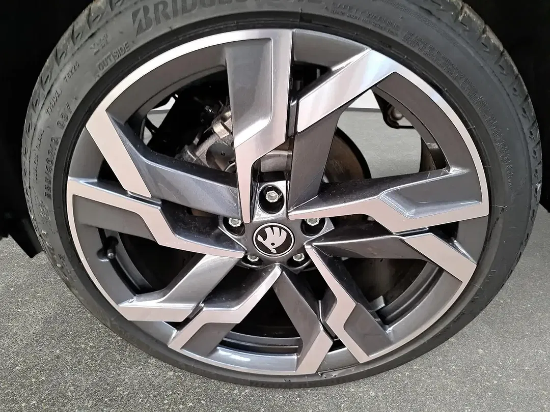 Skoda Karoq - Thumbnail 6