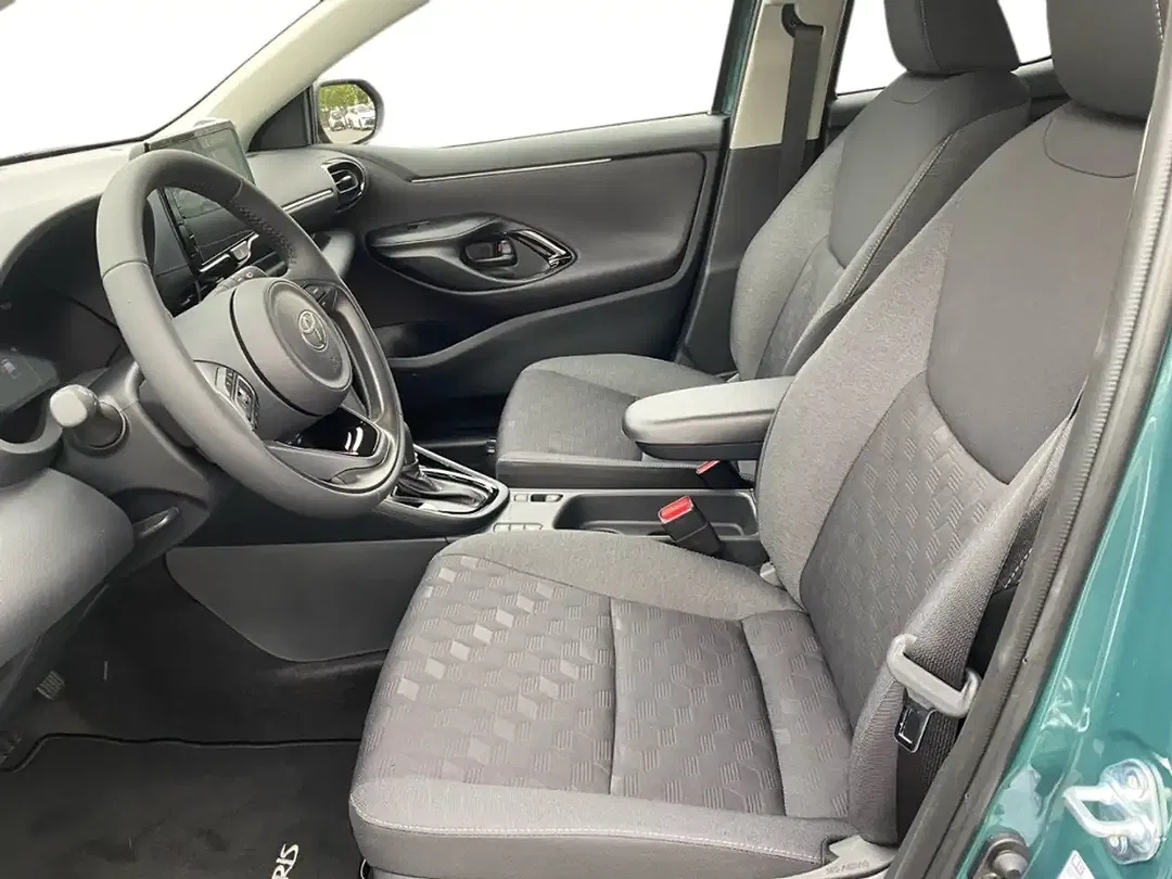 Toyota Yaris - Thumbnail 13