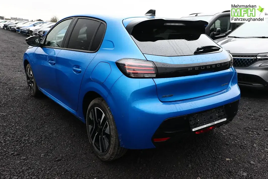 Peugeot 208 - Thumbnail 3