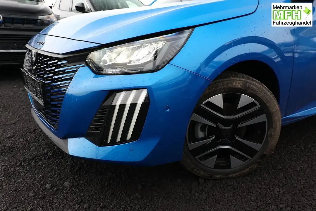 Peugeot 208 - Thumbnail 4