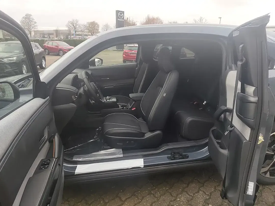 Mazda MX-30 - Thumbnail 12