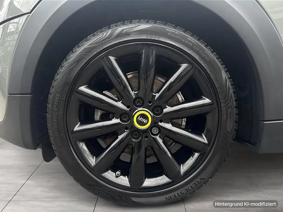 MINI Cooper SE - Thumbnail 6