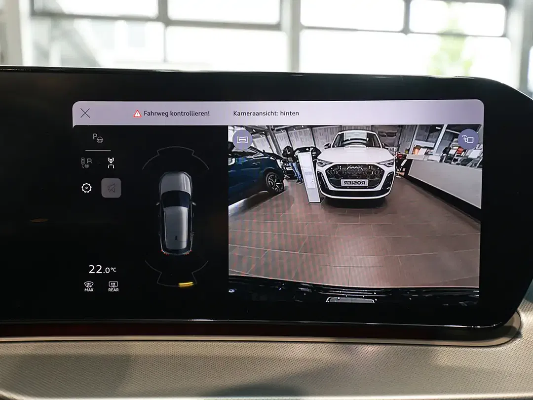 Audi Q3 - Thumbnail 12