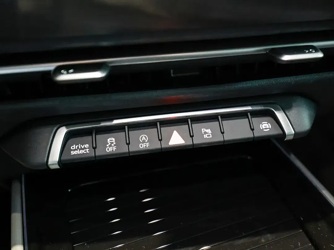 Audi Q3 - Thumbnail 13