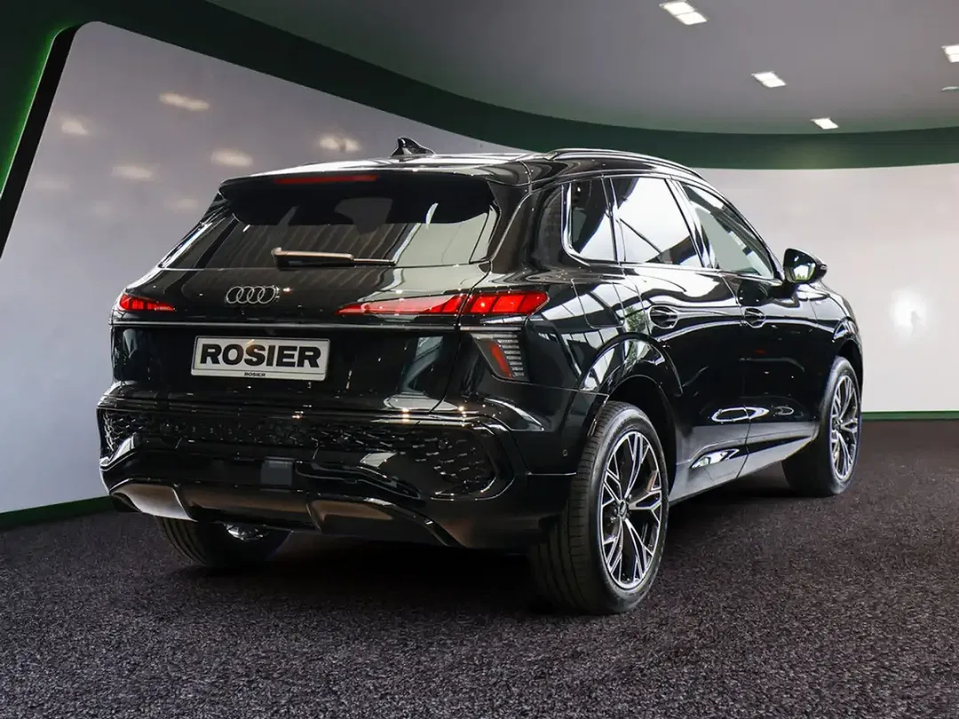 Audi Q3 - Thumbnail 3