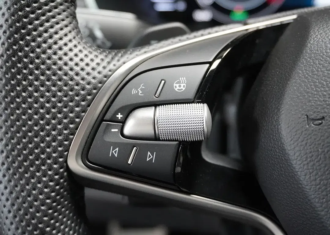 Skoda Karoq - Thumbnail 11