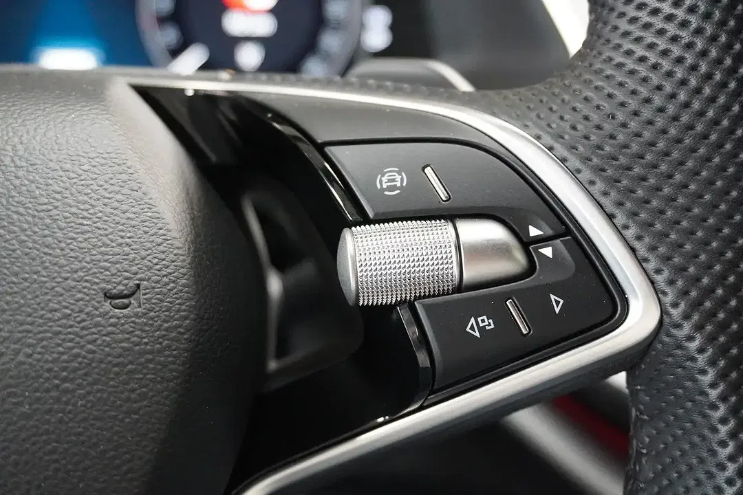 Skoda Karoq - Thumbnail 12