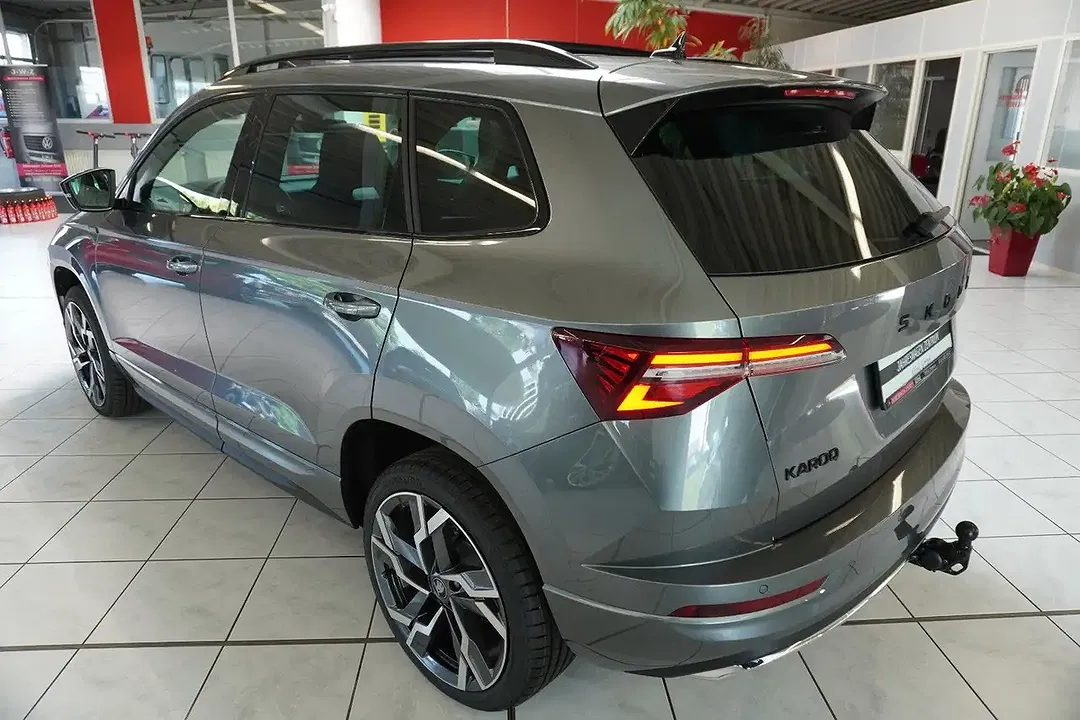 Skoda Karoq - Thumbnail 4