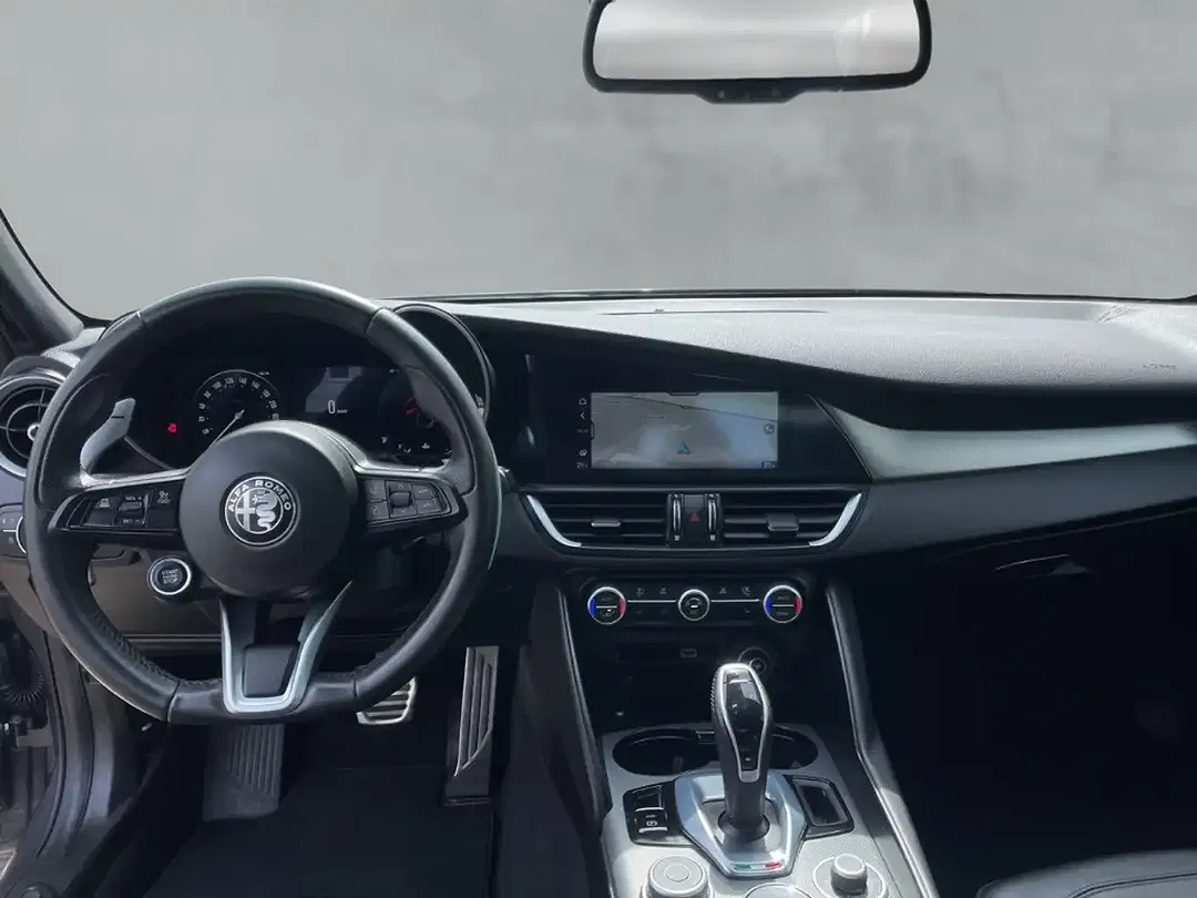 Alfa Romeo Giulia - Thumbnail 14