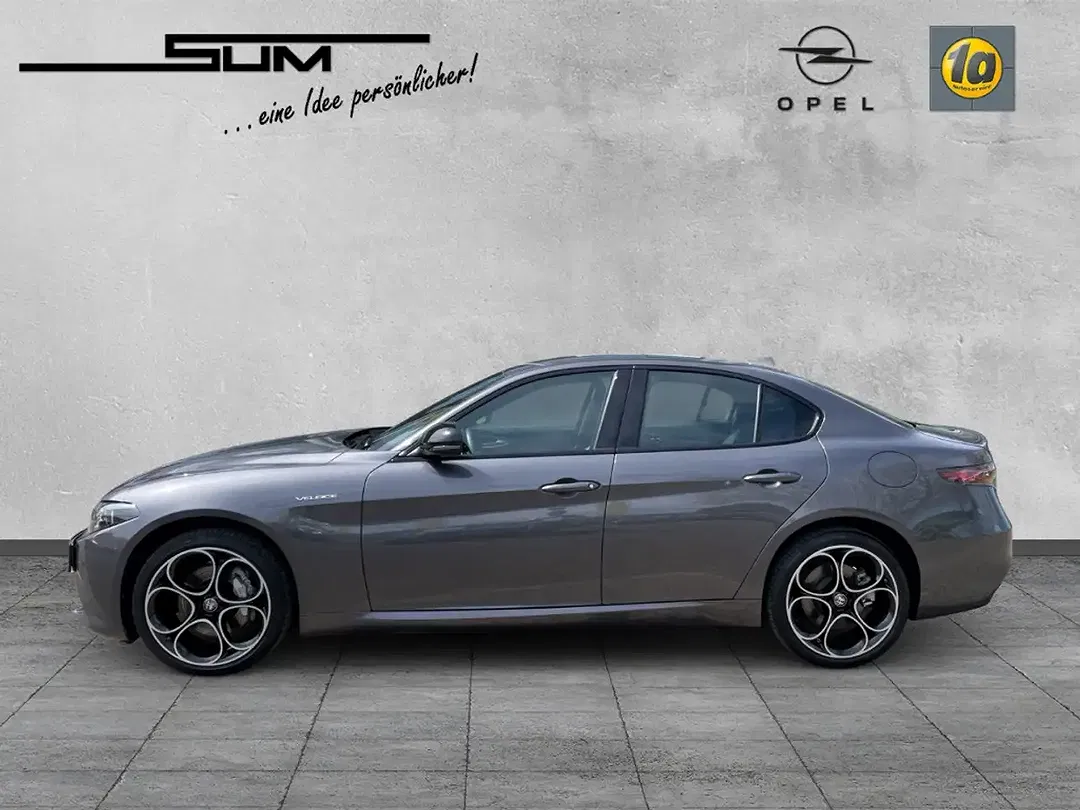 Alfa Romeo Giulia - Thumbnail 2