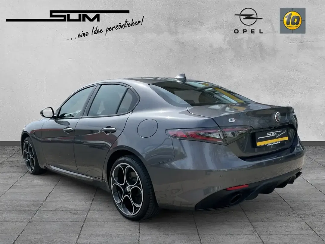 Alfa Romeo Giulia - Thumbnail 3