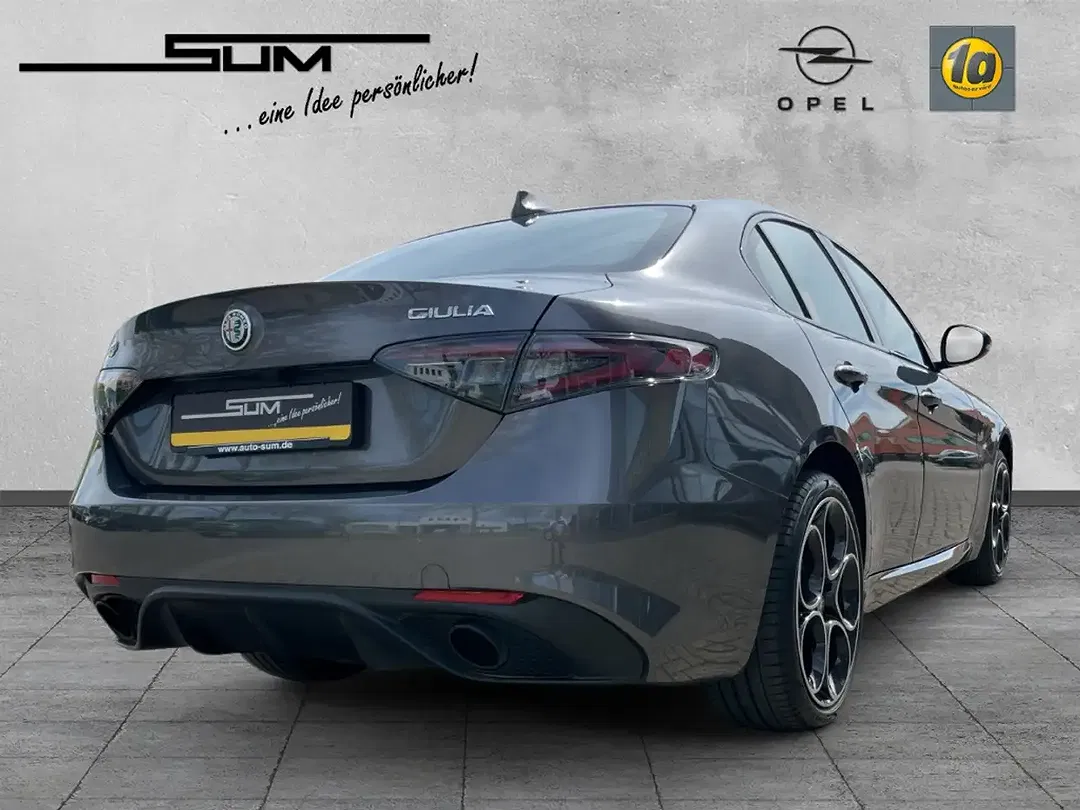 Alfa Romeo Giulia - Thumbnail 6