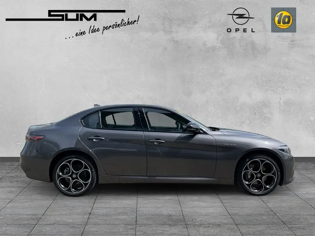 Alfa Romeo Giulia - Thumbnail 8