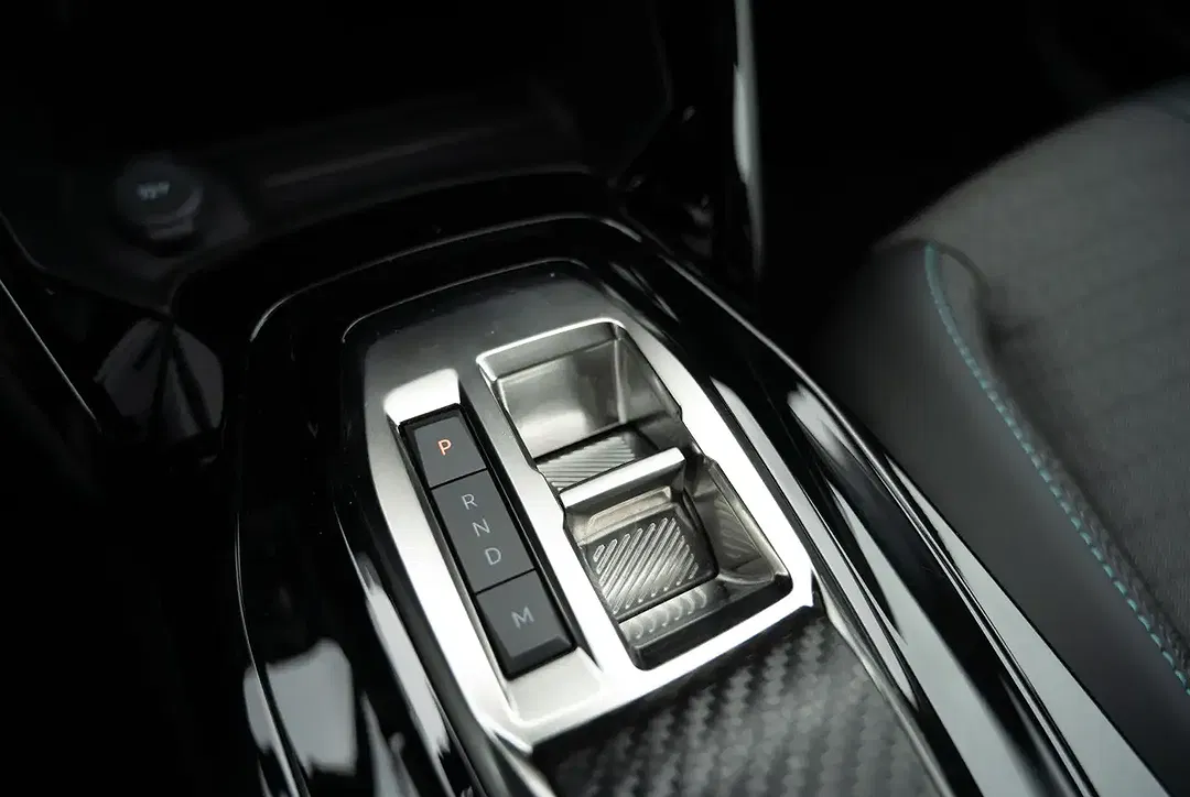 Peugeot 208 - Thumbnail 10