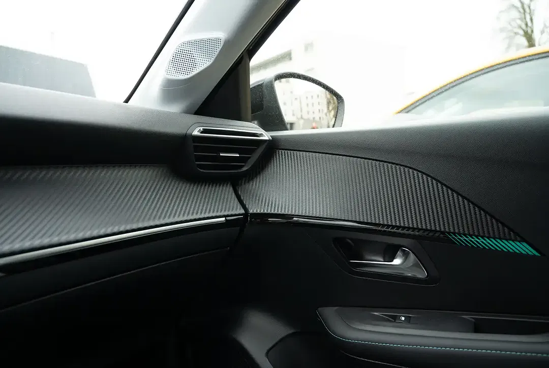 Peugeot 208 - Thumbnail 11