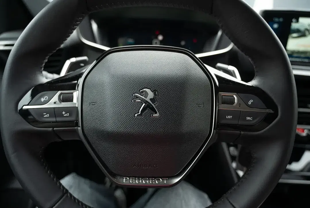 Peugeot 208 - Thumbnail 14