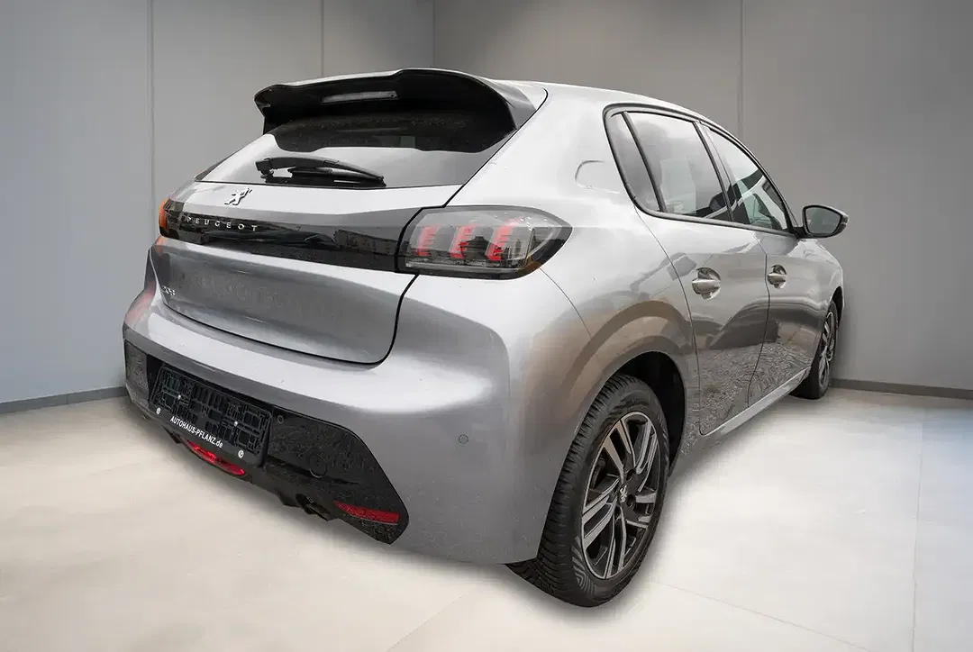 Peugeot 208 - Thumbnail 3