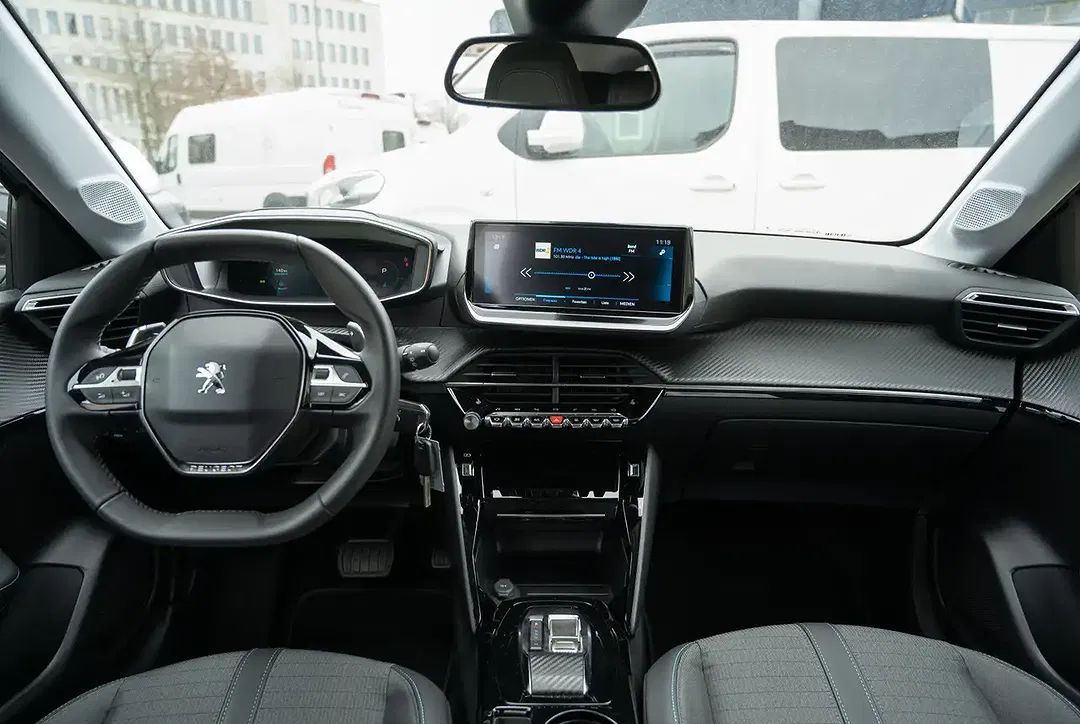 Peugeot 208 - Thumbnail 5