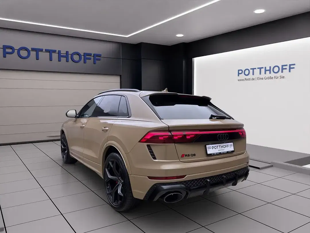 Audi RS Q8 - Thumbnail 3