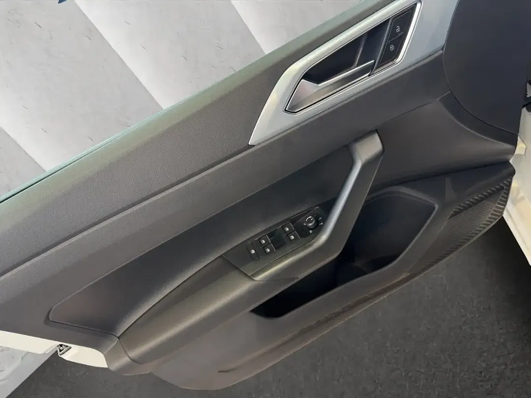Volkswagen Polo - Thumbnail 10