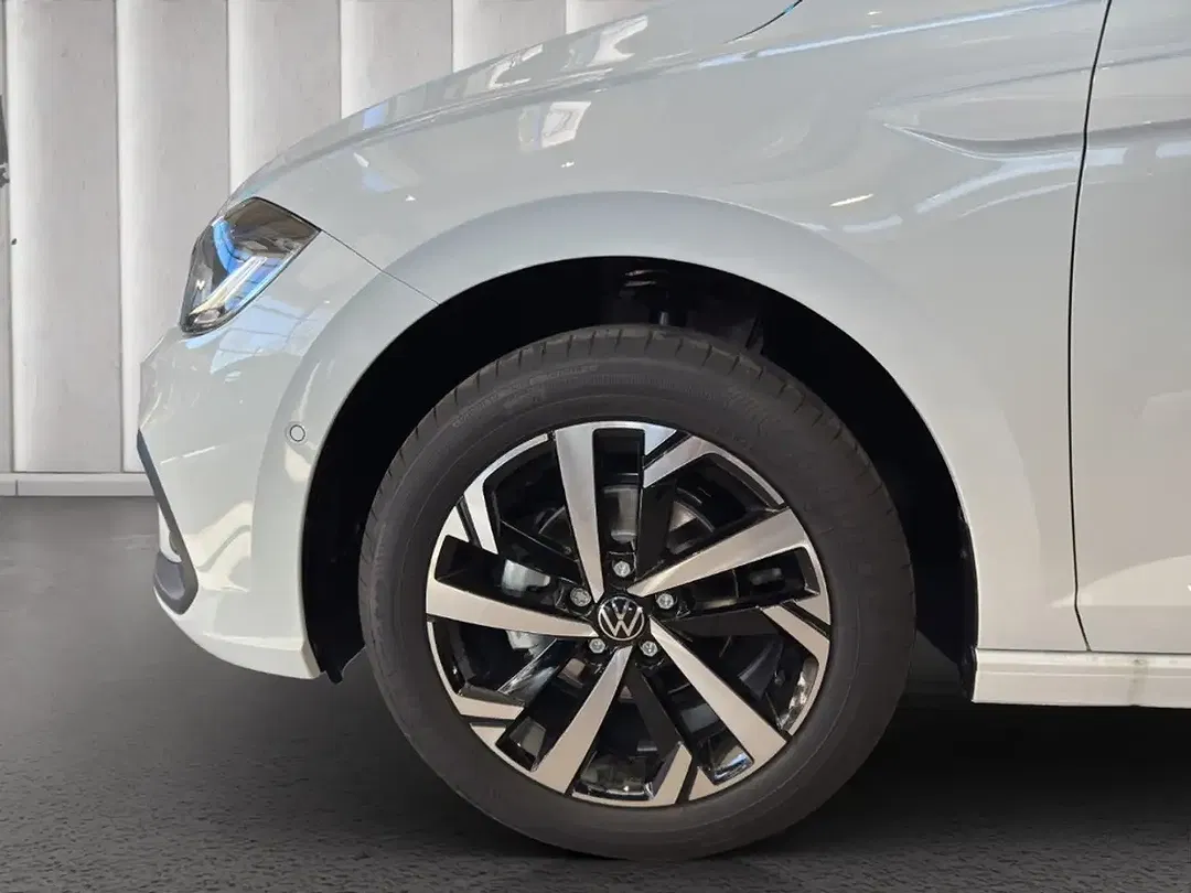Volkswagen Polo - Thumbnail 14