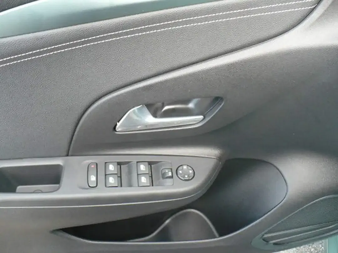 Opel Corsa - Thumbnail 10