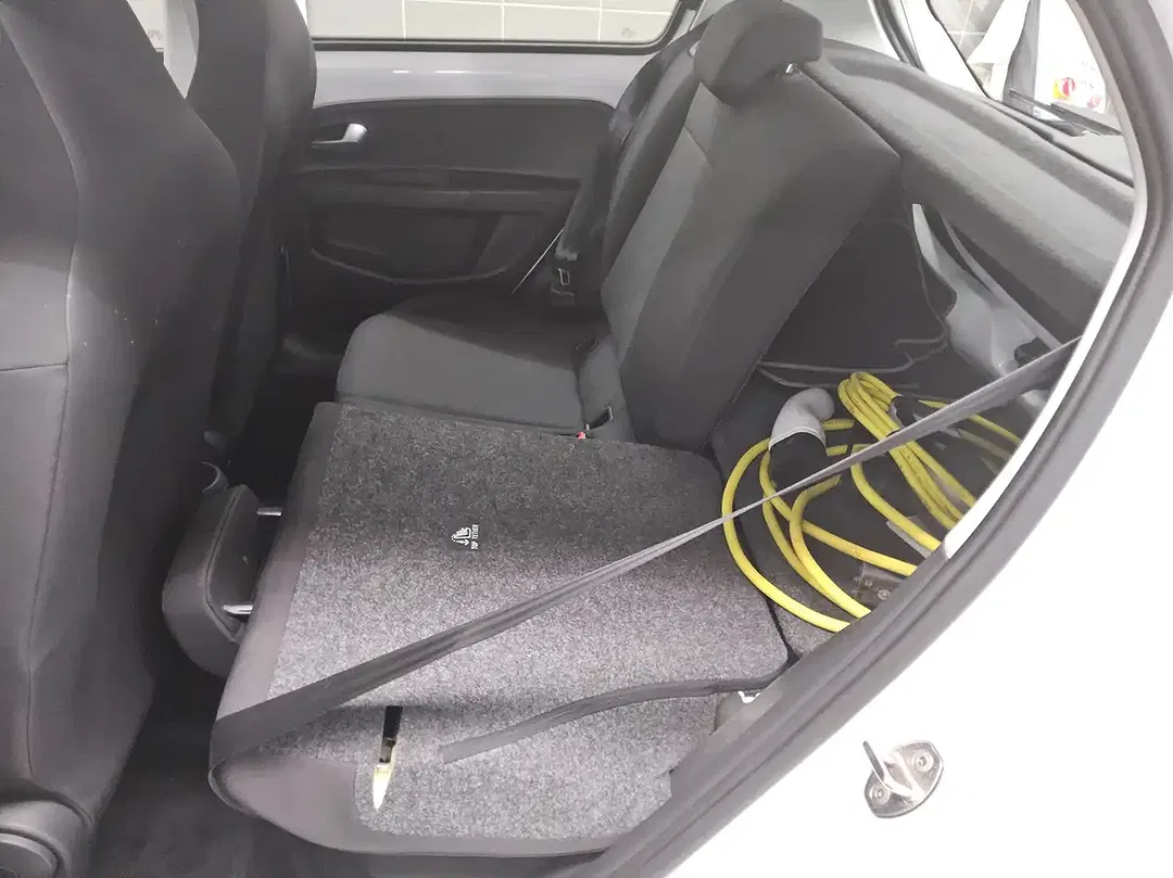 Volkswagen e-up! - Thumbnail 12