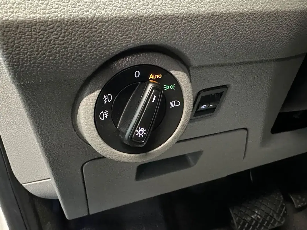 Volkswagen Transporter - Thumbnail 10