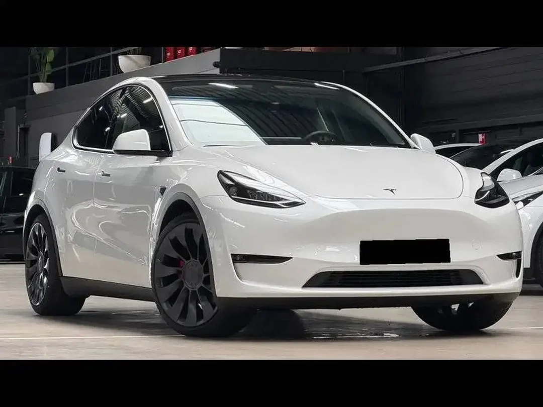 Tesla Model Y - Afbeelding 1