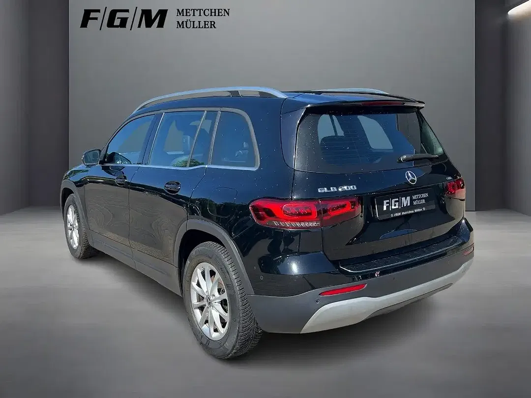 Mercedes-Benz GLB 200 - Thumbnail 2