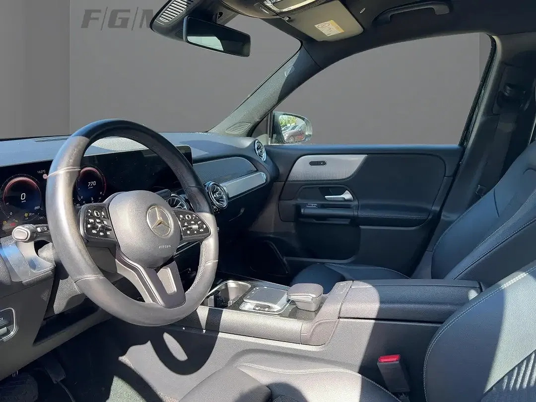 Mercedes-Benz GLB 200 - Thumbnail 6