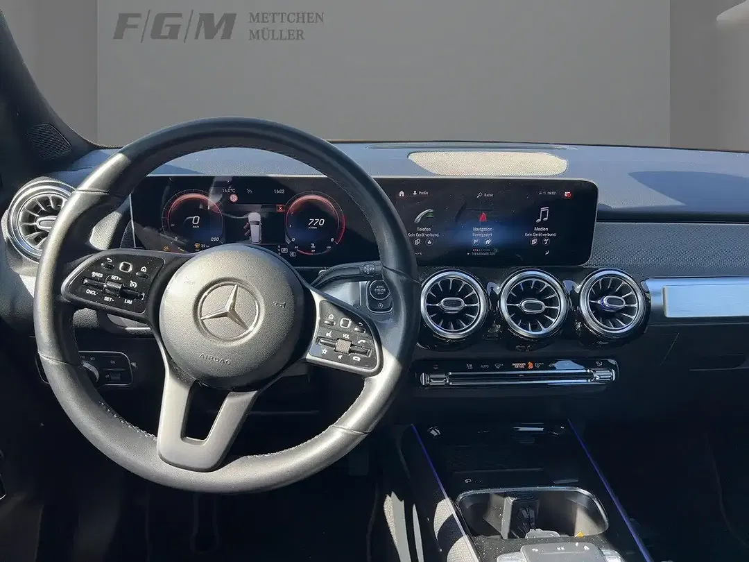 Mercedes-Benz GLB 200 - Thumbnail 8